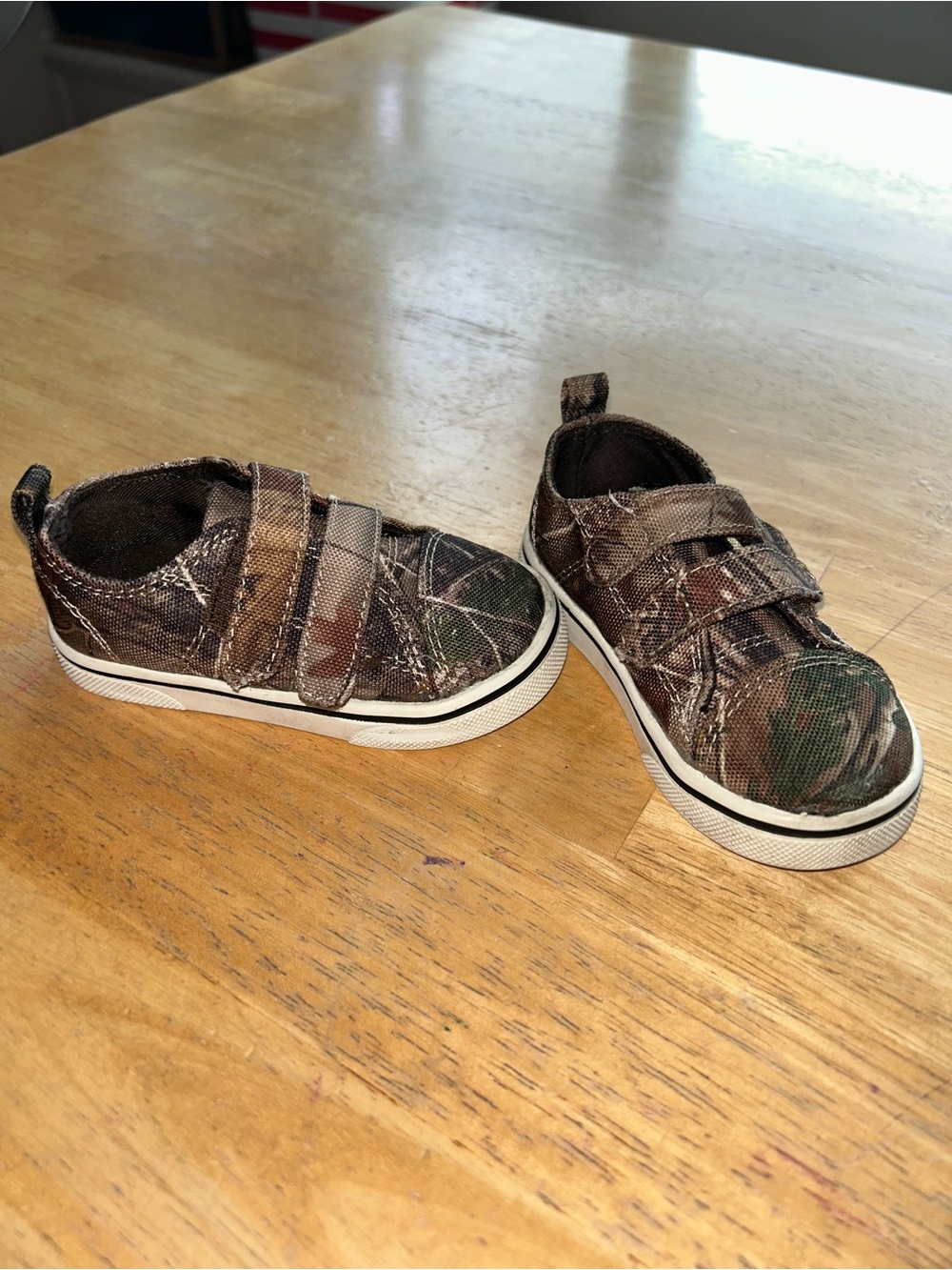 Real Tree outdoors camouflage shoes toddler size 4